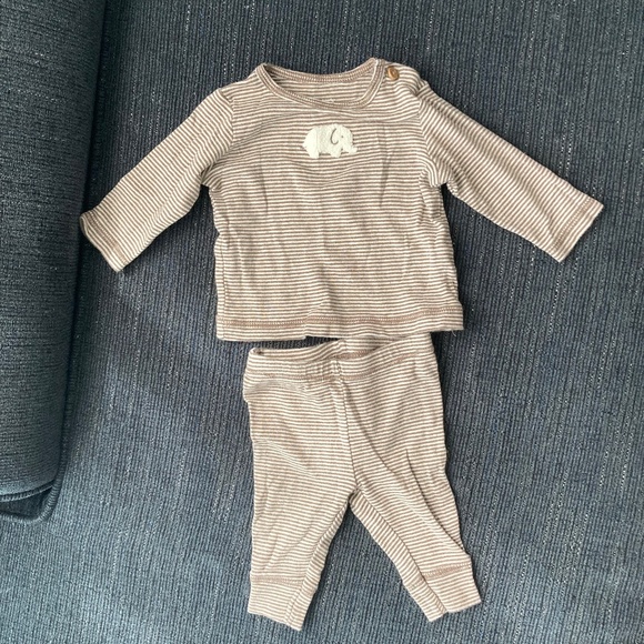 Carters 2 piece set 3m - Picture 1 of 1